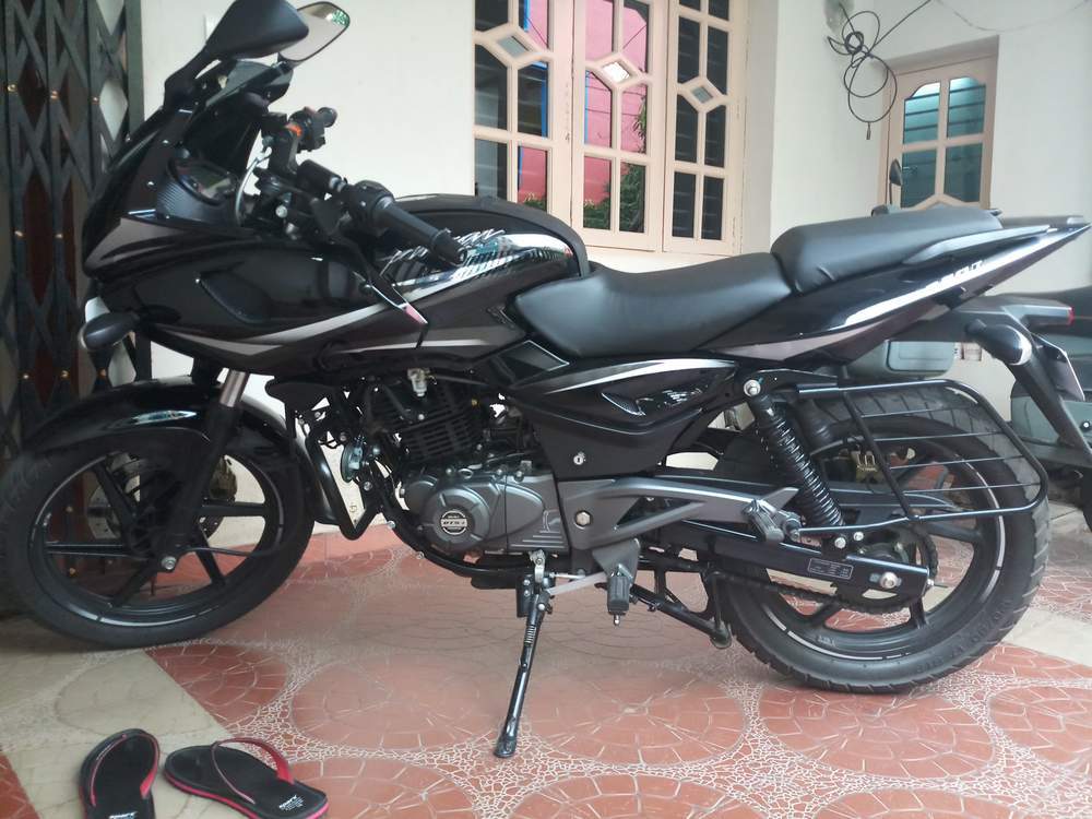 Used Bajaj Pulsar 220 Bike In Bangalore 2018 Model India At Best