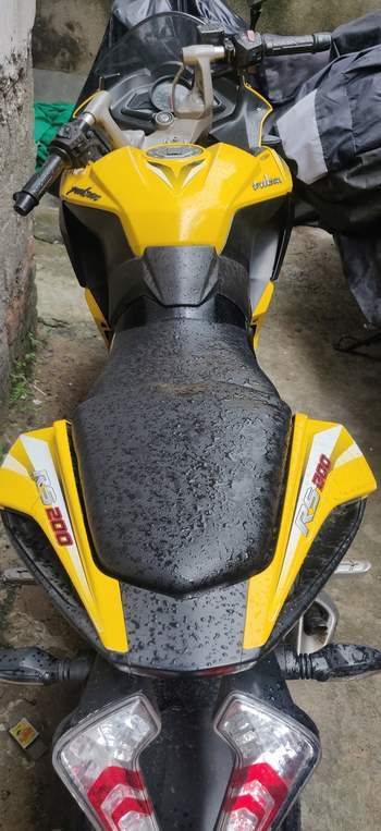 Bajaj Pulsar Rs 200 Price In Kolkata Get On Road Price Of