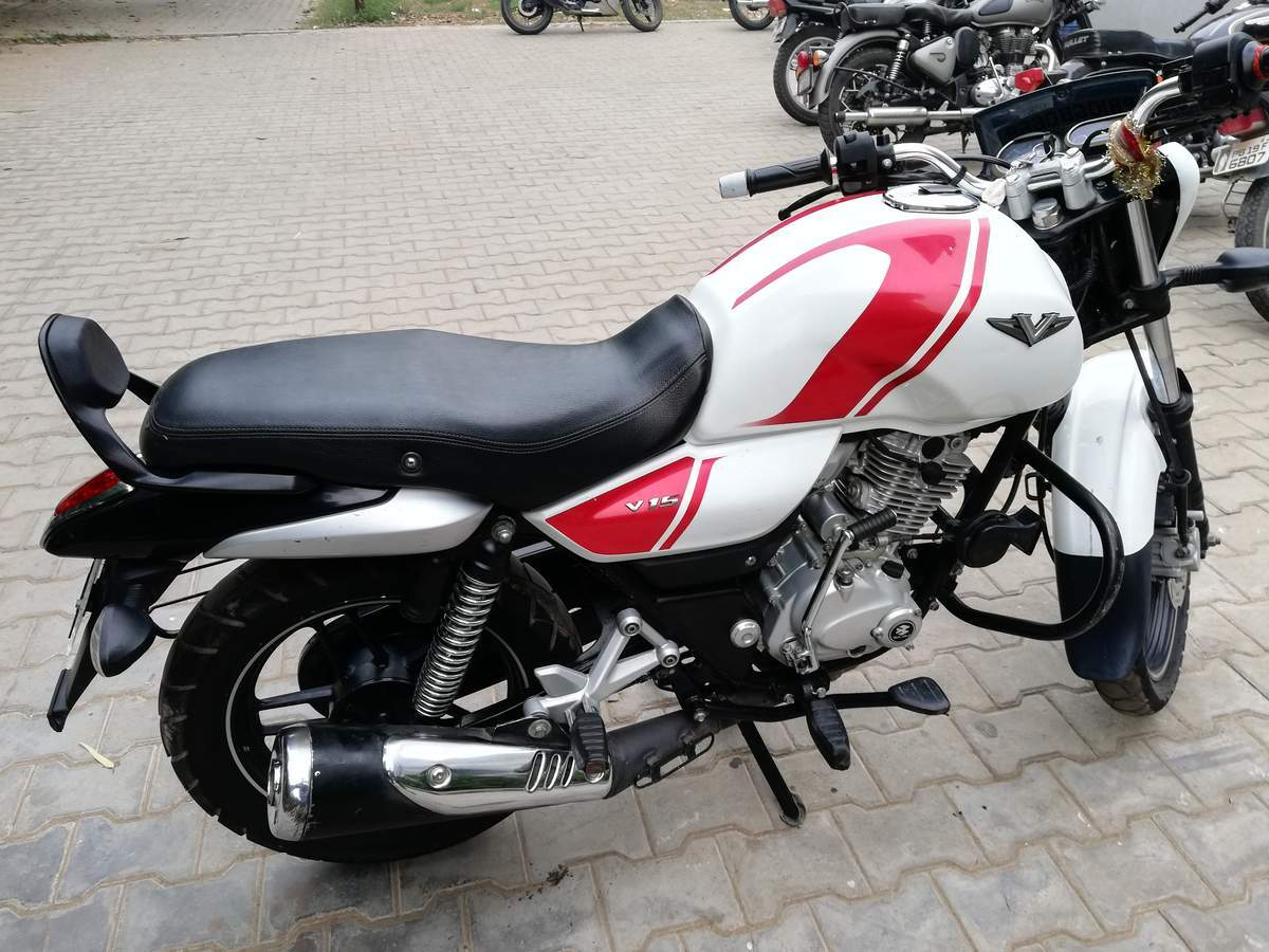 Bajaj V15 Price In Pathankot Get On Road Price Of Bajaj V15