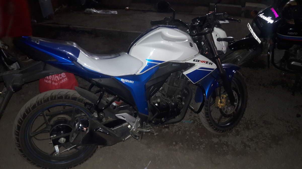 suzuki gixxer front rim price