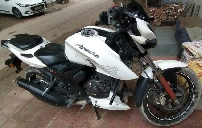 Used Tvs Apache Rtr 200 4v Bike In New Delhi 2017 Model India At