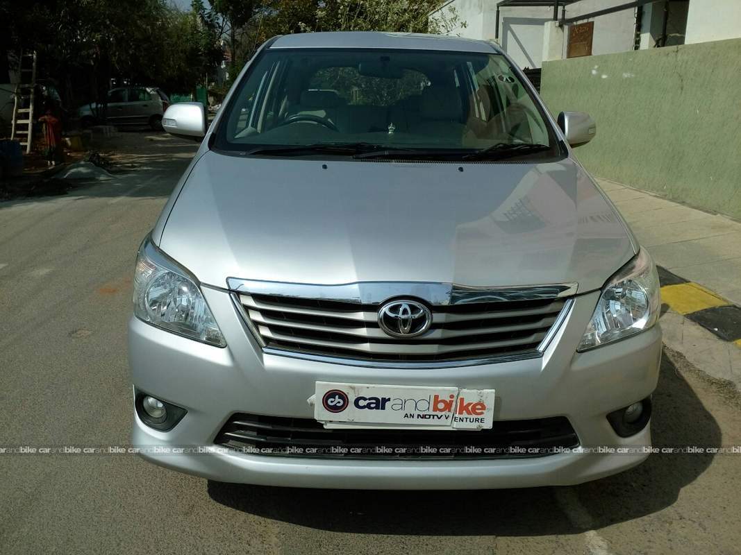 Used Toyota Innova 2.5 V in Bangalore 2013 model, India at Best Price